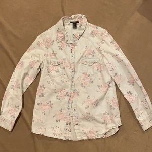 Forever 21 Button Down Floral Shirt.  Size Small. Snap button front.